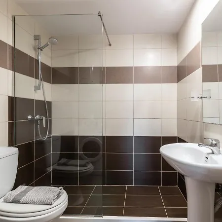 Phoenix Apartman *